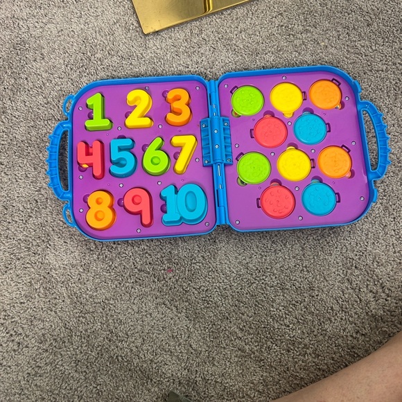 SESAME STREET On the Go Letters & Numbers Elmo & Cookie Monster Take Along Cases - Picture 2 of 6